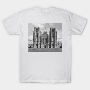 Wells Cathedral in Black and white T-Shirt